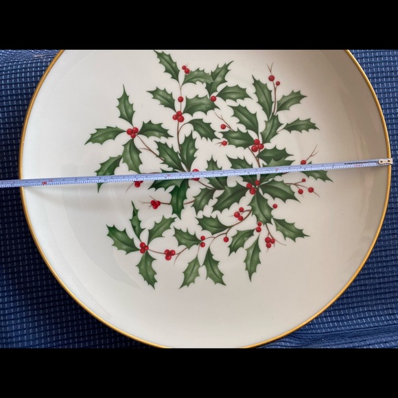 Lenox Holly Berry Round Platter - Picture 2 of 4